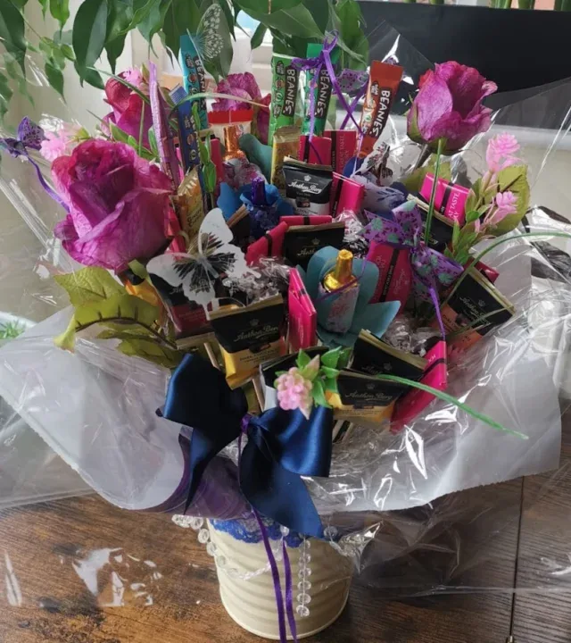 birthday_gifts Chocolate Flower Bouquet